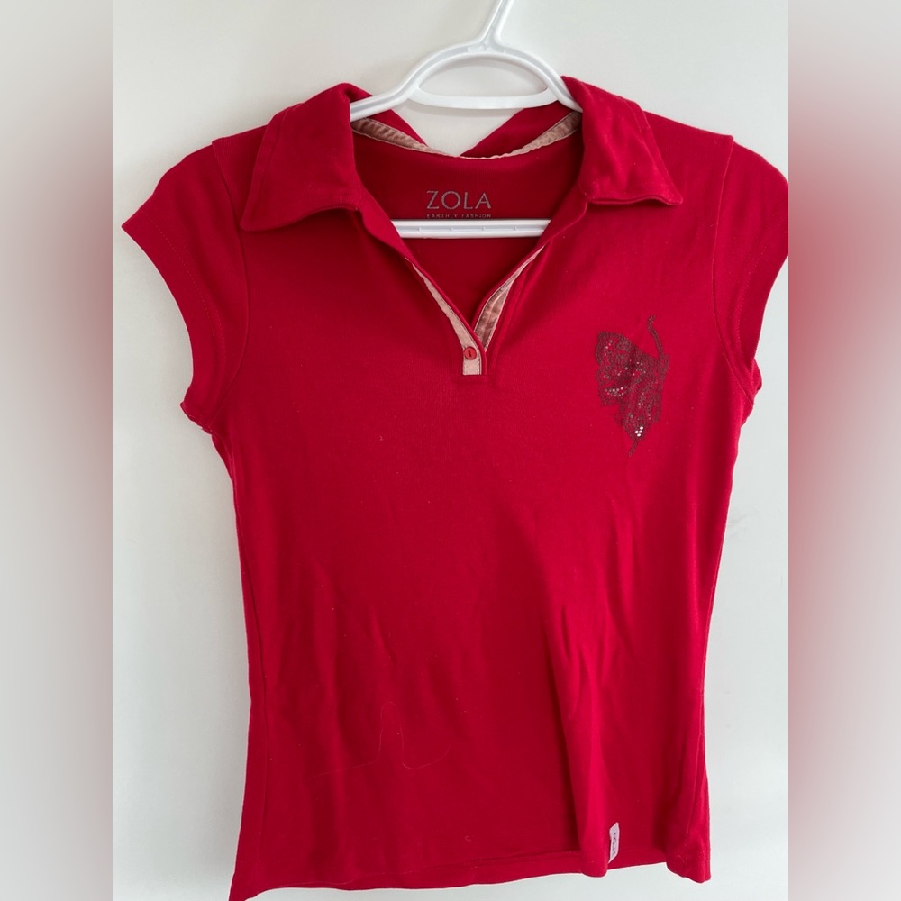 Vintage Y2K super cute red collard tee-shirt. Size large but may also fit medium